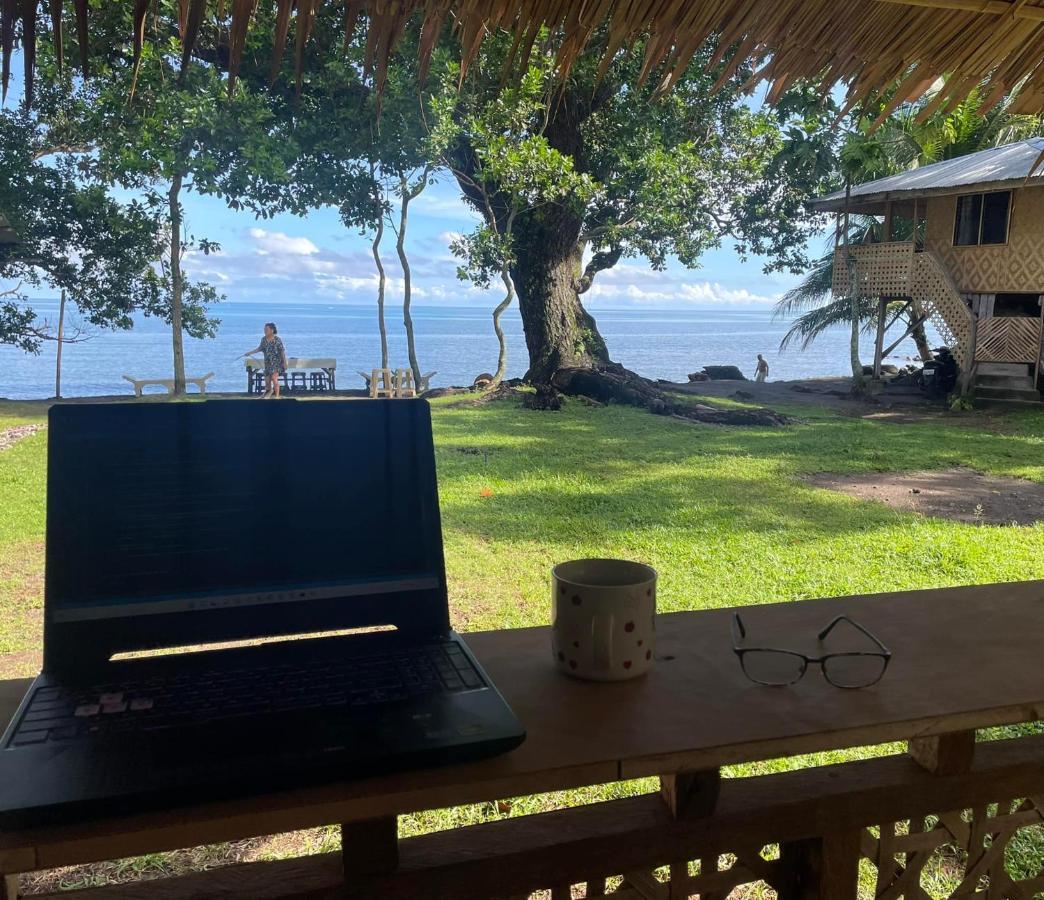 Borbon'S Treehouse By The Sea Bed & Breakfast Mambajao Exterior photo