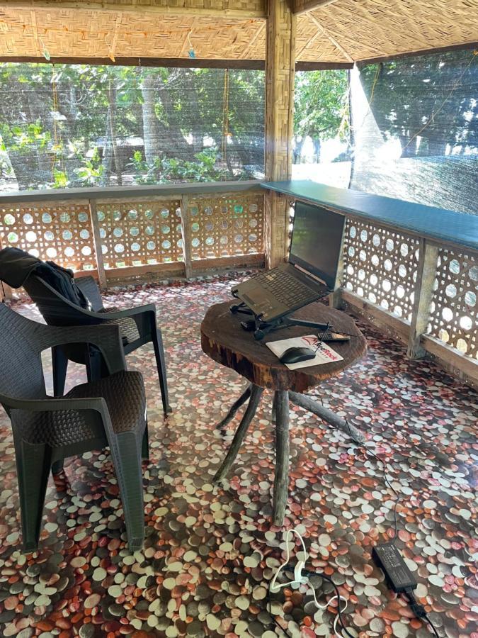 Borbon'S Treehouse By The Sea Bed & Breakfast Mambajao Exterior photo
