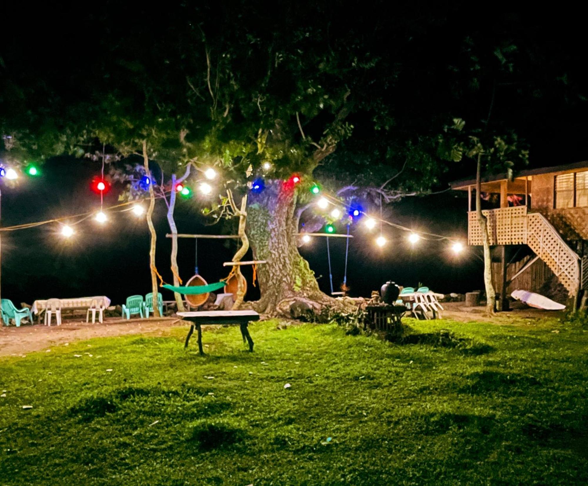 Borbon'S Treehouse By The Sea Bed & Breakfast Mambajao Exterior photo